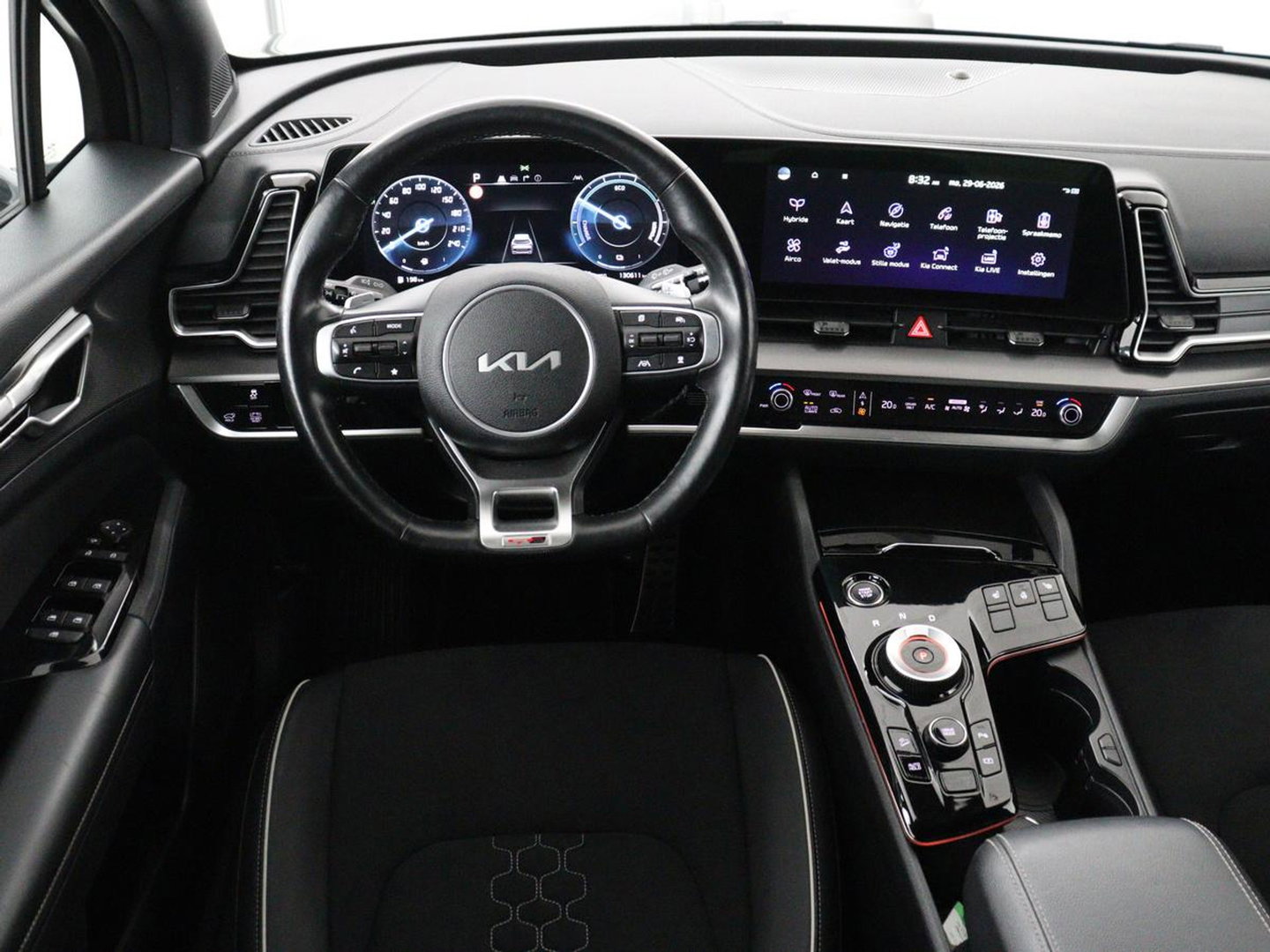 Kia Sportage 1.6 T-GDi Hybrid GT-Line | Panoramadak | Trekhaak | Leder/Alcantara | Stoel & stuurverwarming | Adaptive cruise | Matrix LED | Camera | Carplay | Keyless | Achterbankverwarming