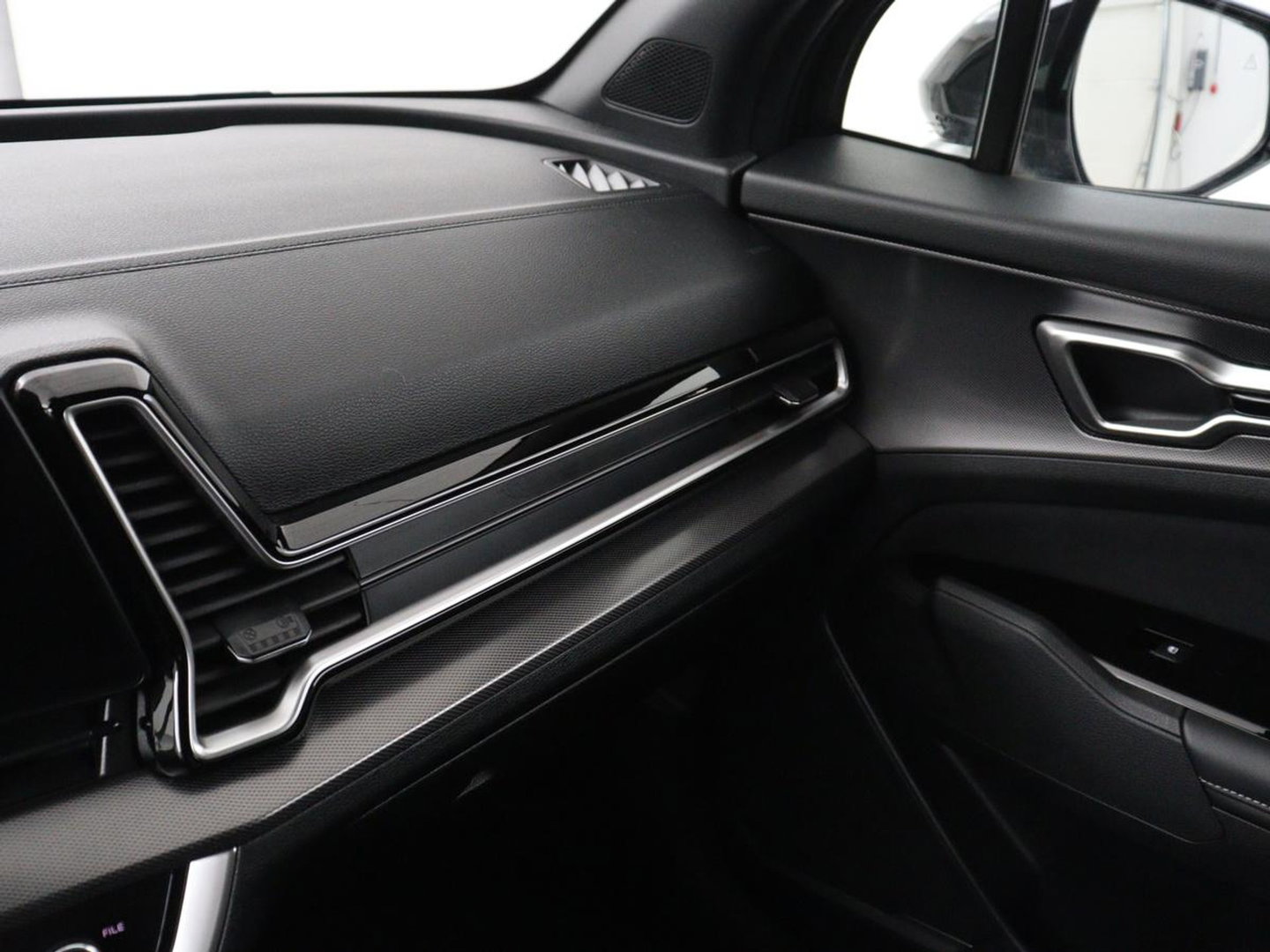 Kia Sportage 1.6 T-GDi Hybrid GT-Line | Panoramadak | Trekhaak | Leder/Alcantara | Stoel & stuurverwarming | Adaptive cruise | Matrix LED | Camera | Carplay | Keyless | Achterbankverwarming