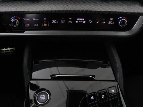 Kia Sportage 1.6 T-GDi Hybrid GT-Line | Panoramadak | Trekhaak | Leder/Alcantara | Stoel & stuurverwarming | Adaptive cruise | Matrix LED | Camera | Carplay | Keyless | Achterbankverwarming