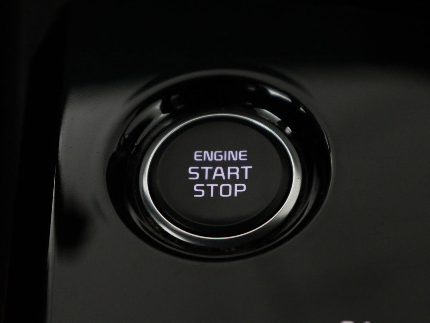 Kia Sportage 1.6 T-GDi Hybrid GT-Line | Panoramadak | Trekhaak | Leder/Alcantara | Stoel & stuurverwarming | Adaptive cruise | Matrix LED | Camera | Carplay | Keyless | Achterbankverwarming