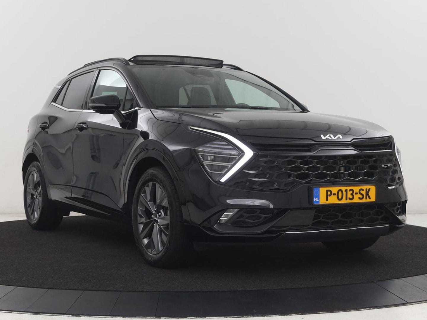 Kia Sportage 1.6 T-GDi Hybrid GT-Line | Panoramadak | Trekhaak | Leder/Alcantara | Stoel & stuurverwarming | Adaptive cruise | Matrix LED | Camera | Carplay | Keyless | Achterbankverwarming