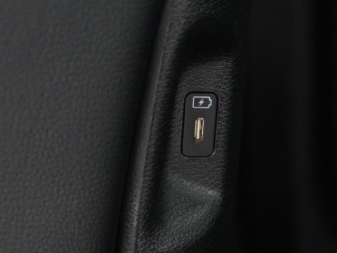 Kia Sportage 1.6 T-GDi Hybrid GT-Line | Panoramadak | Trekhaak | Leder/Alcantara | Stoel & stuurverwarming | Adaptive cruise | Matrix LED | Camera | Carplay | Keyless | Achterbankverwarming
