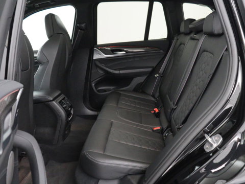 BMW X3 M Competition | Panoramadak | Head-Up | 360 Camera | Adaptive cruise | Leder | Achterbankverwarming | Carplay | Trekhaak | Sfeerverlichting | Harman/Kardon | Navigatie | Keyless | M Sportstoelen | 21'' velgen | Adaptief LED