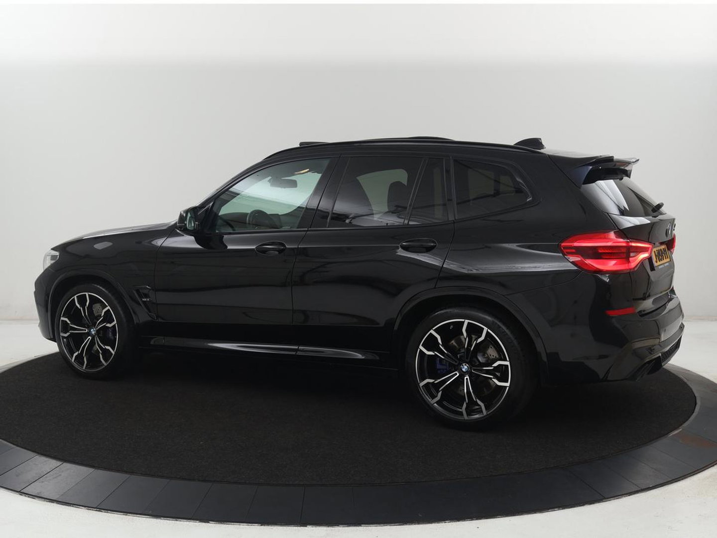 BMW X3 M Competition | Panoramadak | Head-Up | 360 Camera | Adaptive cruise | Leder | Achterbankverwarming | Carplay | Trekhaak | Sfeerverlichting | Harman/Kardon | Navigatie | Keyless | M Sportstoelen | 21'' velgen | Adaptief LED