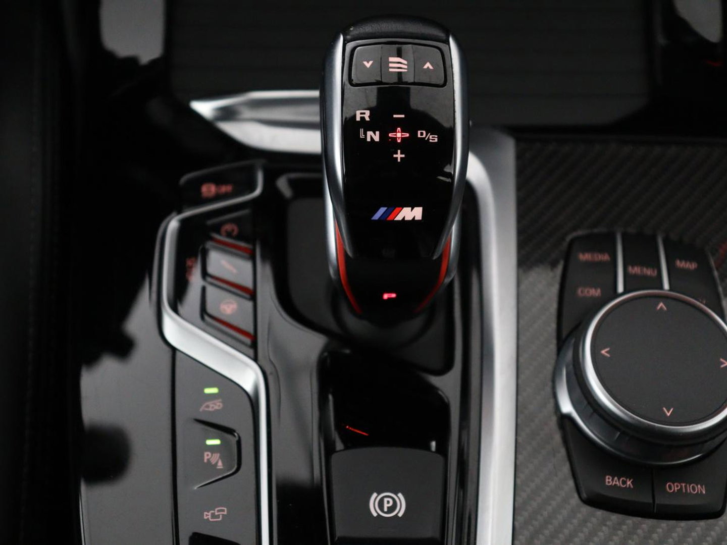 BMW X3 M Competition | Panoramadak | Head-Up | 360 Camera | Adaptive cruise | Leder | Achterbankverwarming | Carplay | Trekhaak | Sfeerverlichting | Harman/Kardon | Navigatie | Keyless | M Sportstoelen | 21'' velgen | Adaptief LED
