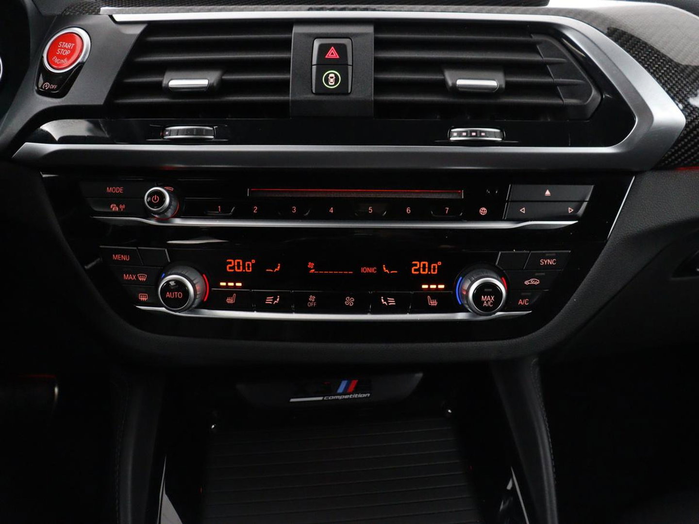 BMW X3 M Competition | Panoramadak | Head-Up | 360 Camera | Adaptive cruise | Leder | Achterbankverwarming | Carplay | Trekhaak | Sfeerverlichting | Harman/Kardon | Navigatie | Keyless | M Sportstoelen | 21'' velgen | Adaptief LED