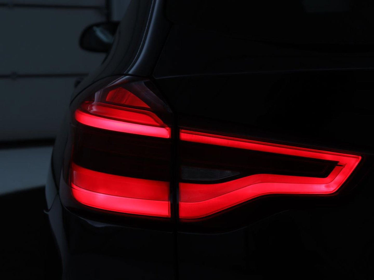BMW X3 M Competition | Panoramadak | Head-Up | 360 Camera | Adaptive cruise | Leder | Achterbankverwarming | Carplay | Trekhaak | Sfeerverlichting | Harman/Kardon | Navigatie | Keyless | M Sportstoelen | 21'' velgen | Adaptief LED