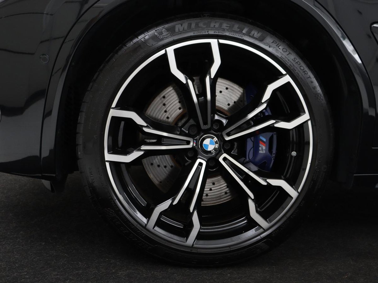 BMW X3 M Competition | Panoramadak | Head-Up | 360 Camera | Adaptive cruise | Leder | Achterbankverwarming | Carplay | Trekhaak | Sfeerverlichting | Harman/Kardon | Navigatie | Keyless | M Sportstoelen | 21'' velgen | Adaptief LED