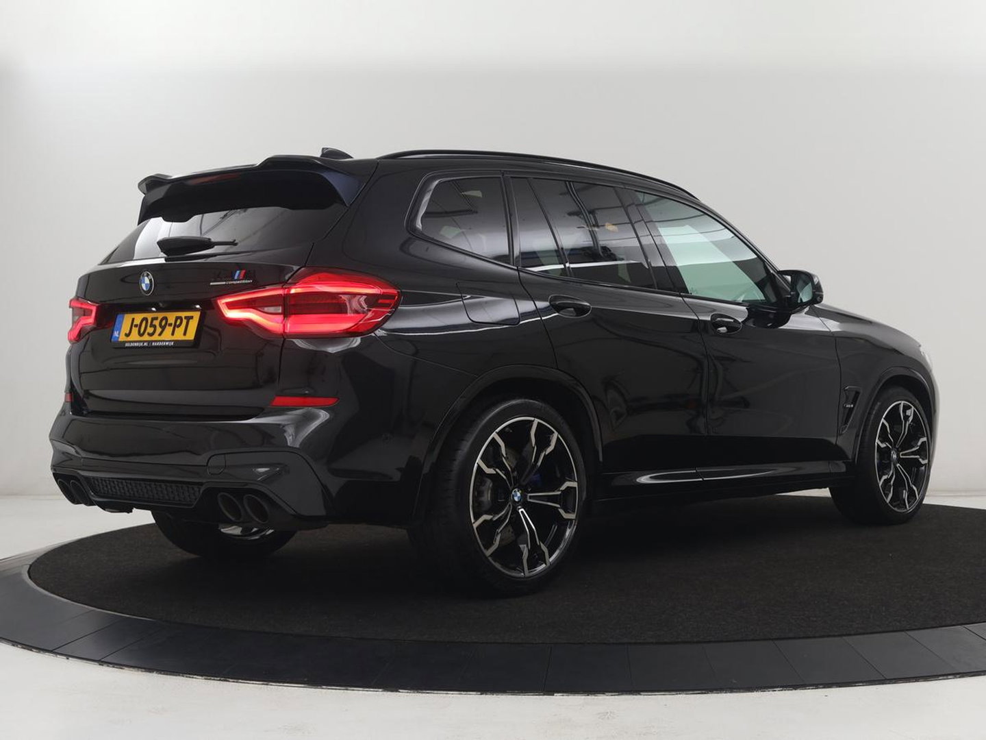 BMW X3 M Competition | Panoramadak | Head-Up | 360 Camera | Adaptive cruise | Leder | Achterbankverwarming | Carplay | Trekhaak | Sfeerverlichting | Harman/Kardon | Navigatie | Keyless | M Sportstoelen | 21'' velgen | Adaptief LED