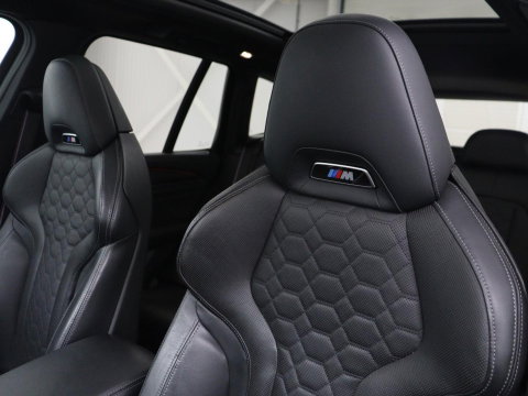 BMW X3 M Competition | Panoramadak | Head-Up | 360 Camera | Adaptive cruise | Leder | Achterbankverwarming | Carplay | Trekhaak | Sfeerverlichting | Harman/Kardon | Navigatie | Keyless | M Sportstoelen | 21'' velgen | Adaptief LED
