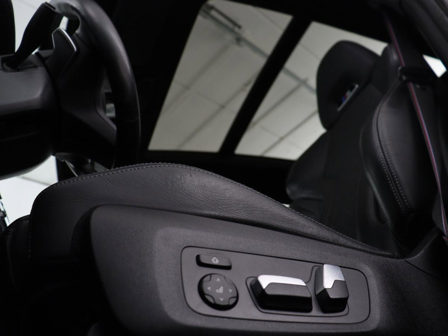 BMW X3 M Competition | Panoramadak | Head-Up | 360 Camera | Adaptive cruise | Leder | Achterbankverwarming | Carplay | Trekhaak | Sfeerverlichting | Harman/Kardon | Navigatie | Keyless | M Sportstoelen | 21'' velgen | Adaptief LED