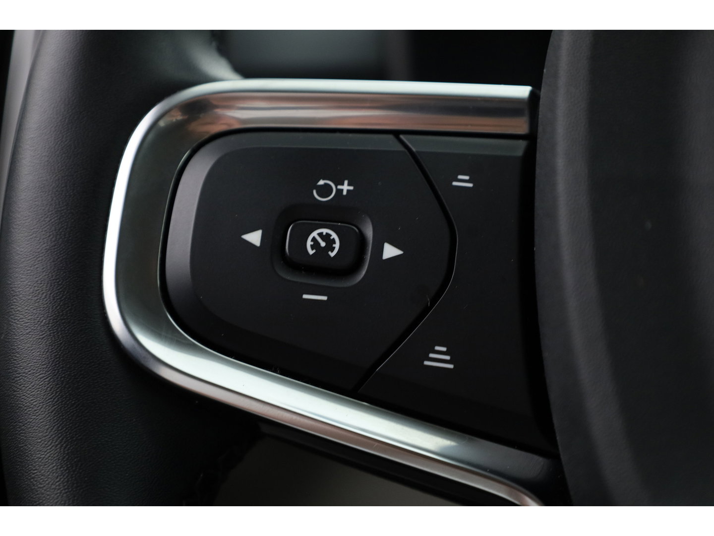 Volvo XC40 1.5 T5 Recharge Inscription | Leder | Pilot Assist | Camera | Stoel- Stuurverw. | Harman Kardon | Apple CarPlay