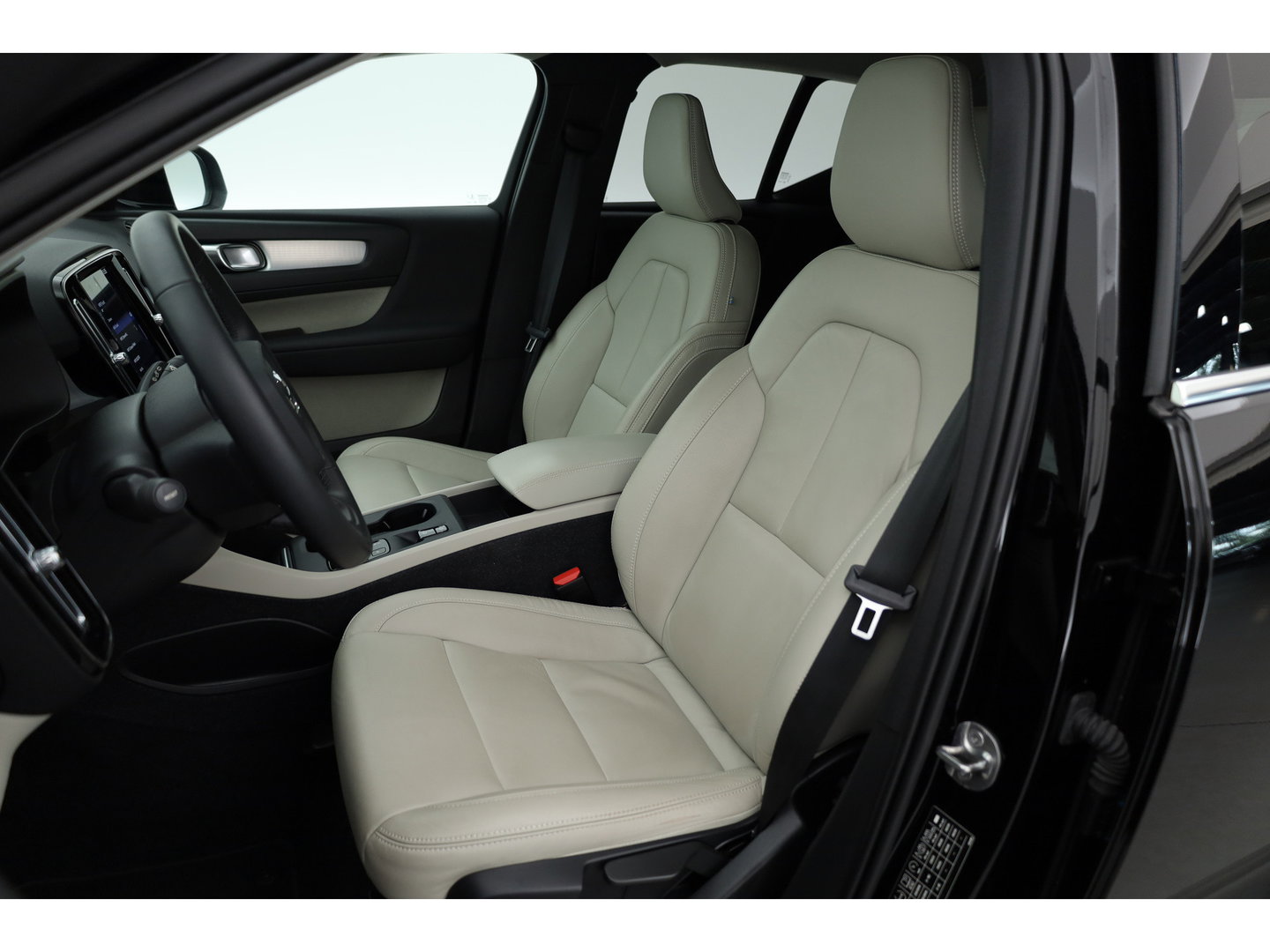 Volvo XC40 1.5 T5 Recharge Inscription | Leder | Pilot Assist | Camera | Stoel- Stuurverw. | Harman Kardon | Apple CarPlay
