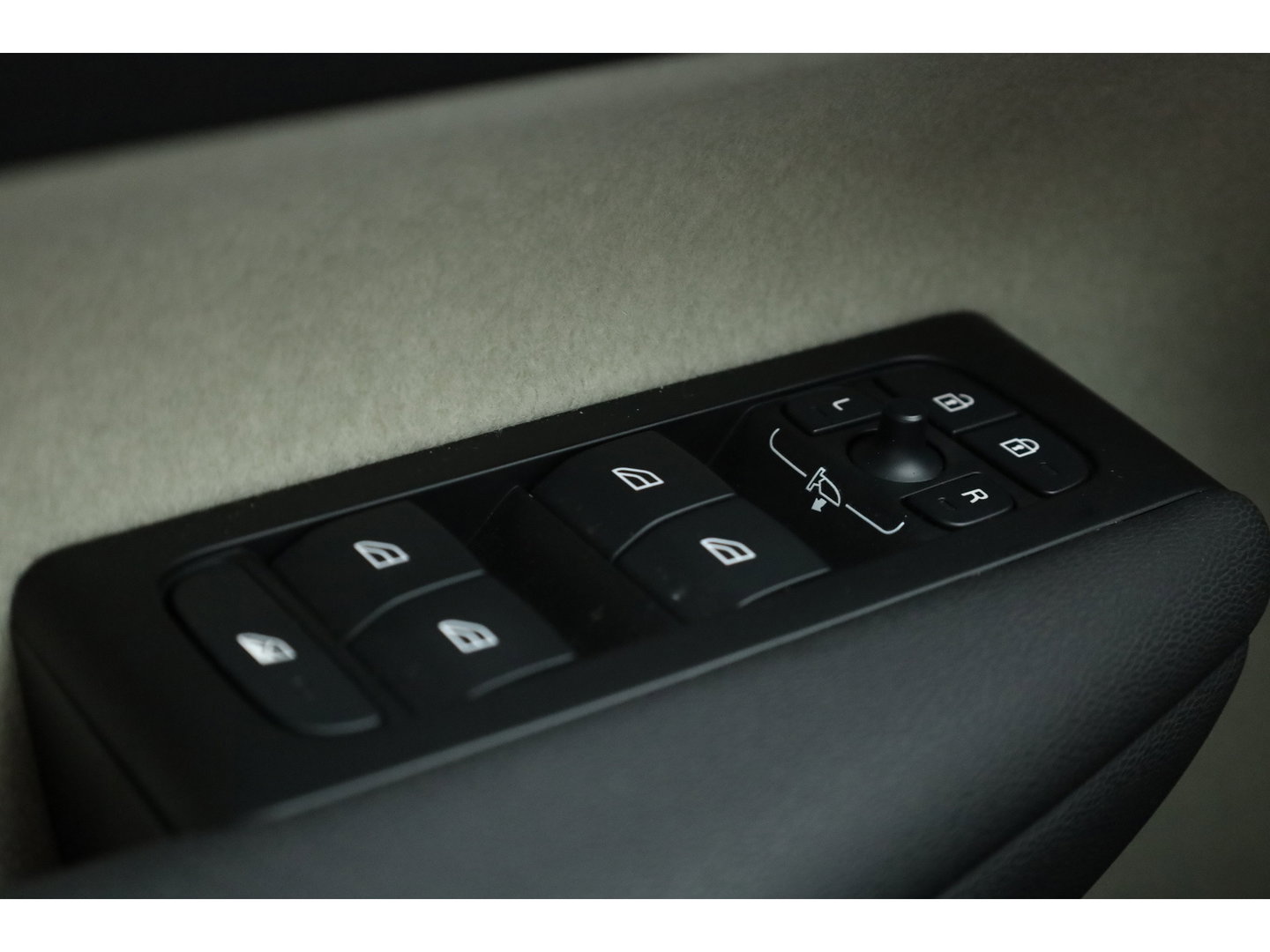 Volvo XC40 1.5 T5 Recharge Inscription | Leder | Pilot Assist | Camera | Stoel- Stuurverw. | Harman Kardon | Apple CarPlay
