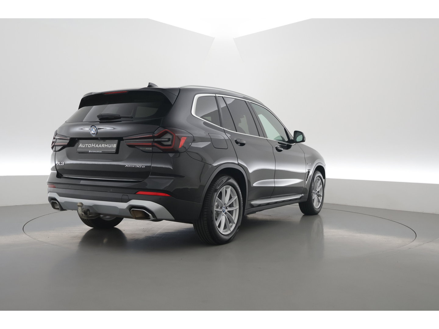 BMW X3 xDrive30e | Elek. Trekhaak | Leder | CarPlay + NAV | Camera + PDC | Stoelverw. | Cruise | Dodehoek. |