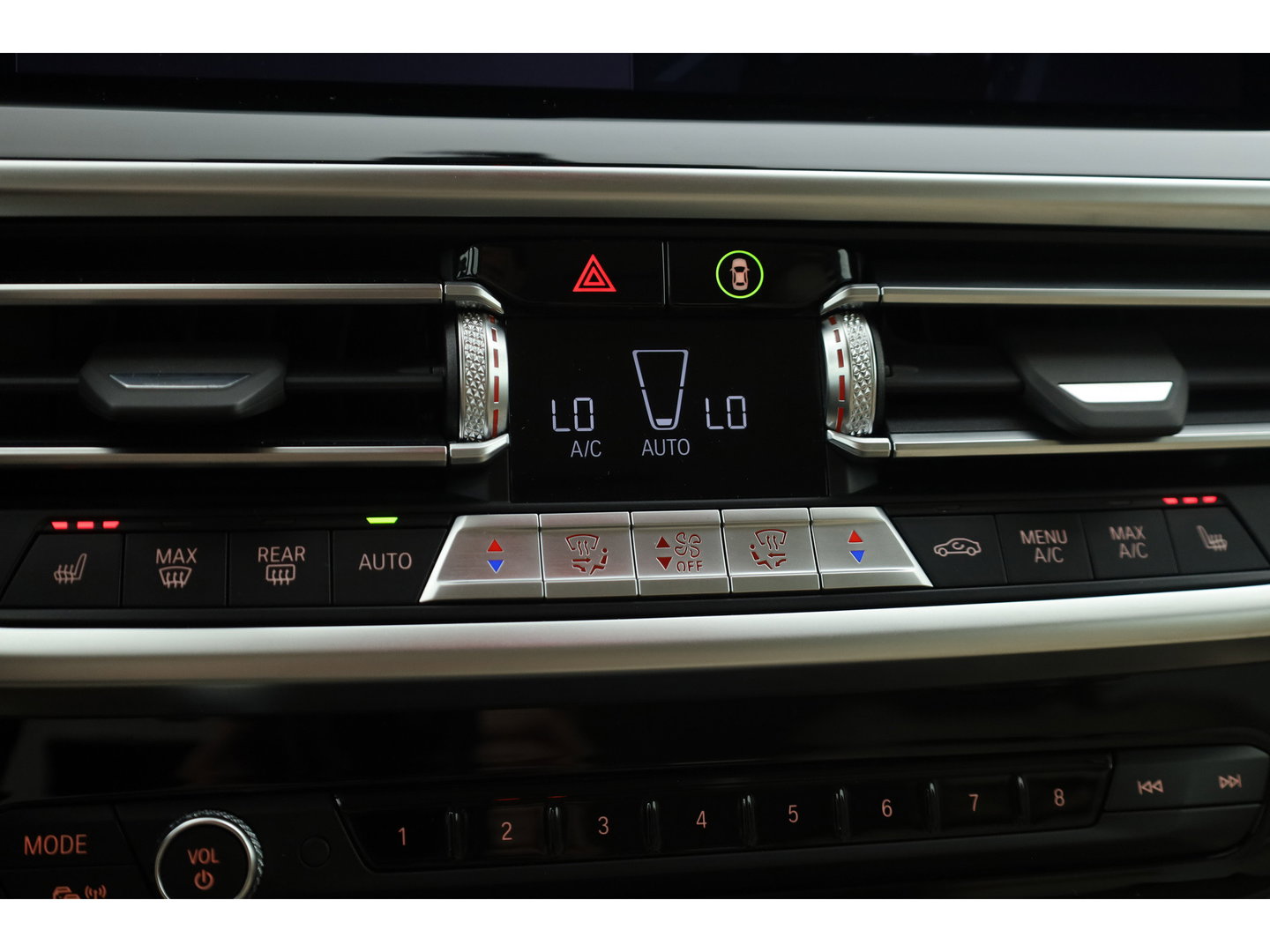 BMW X3 xDrive30e | Elek. Trekhaak | Leder | CarPlay + NAV | Camera + PDC | Stoelverw. | Cruise | Dodehoek. |