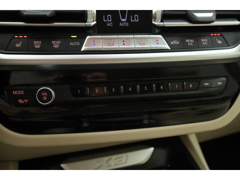 BMW X3 xDrive30e | Elek. Trekhaak | Leder | CarPlay + NAV | Camera + PDC | Stoelverw. | Cruise | Dodehoek. |