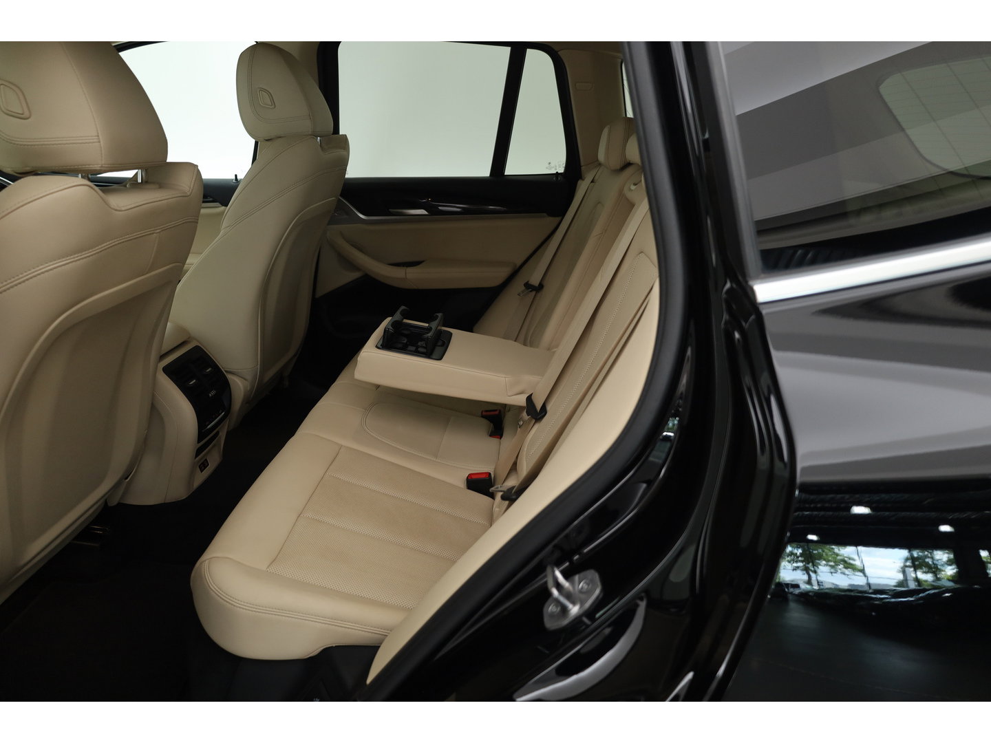 BMW X3 xDrive30e | Elek. Trekhaak | Leder | CarPlay + NAV | Camera + PDC | Stoelverw. | Cruise | Dodehoek. |