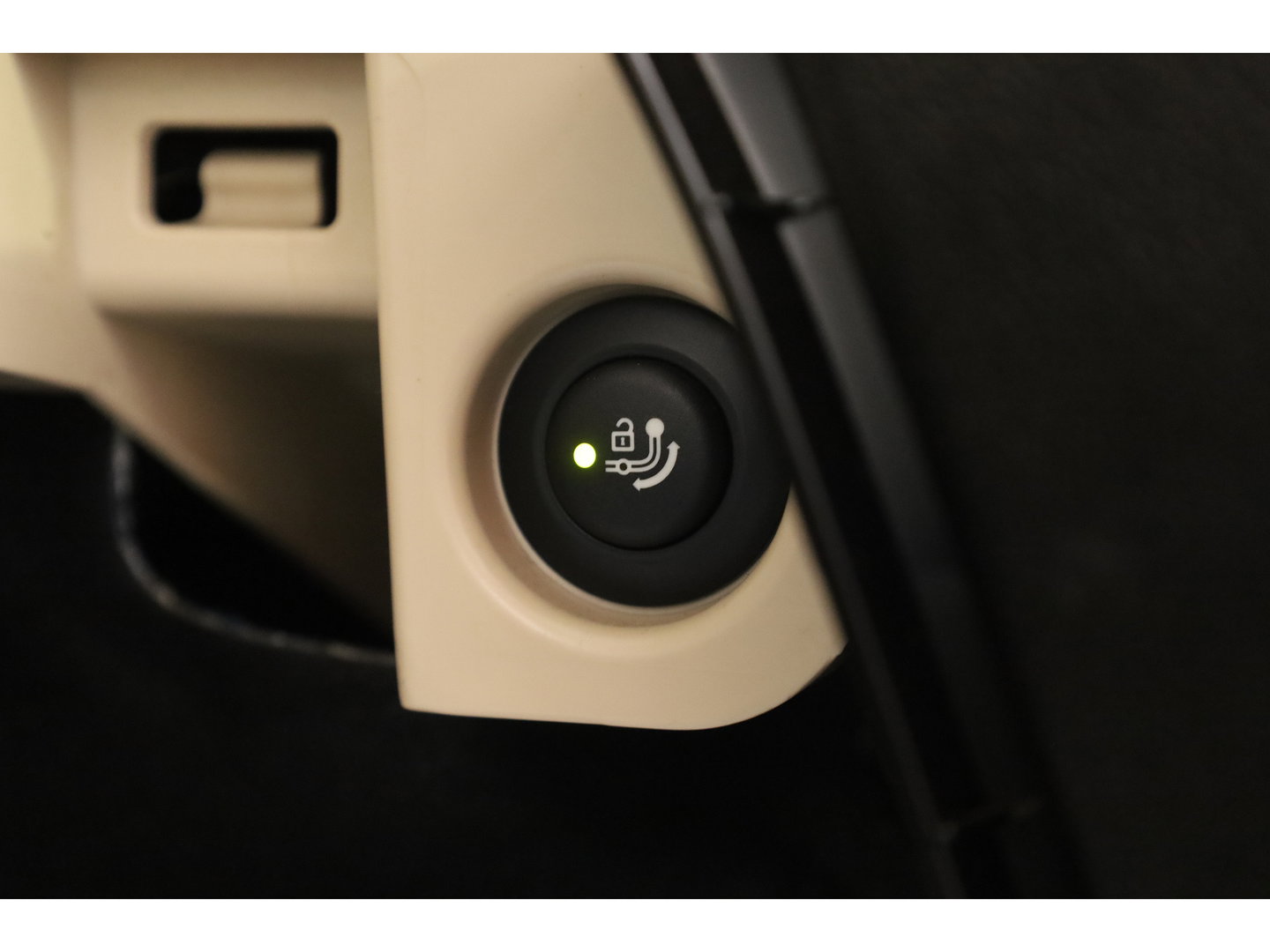 BMW X3 xDrive30e | Elek. Trekhaak | Leder | CarPlay + NAV | Camera + PDC | Stoelverw. | Cruise | Dodehoek. |