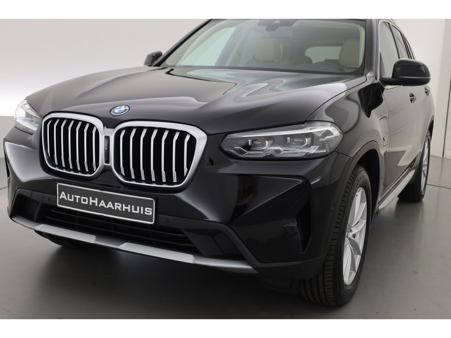 BMW X3 xDrive30e | Elek. Trekhaak | Leder | CarPlay + NAV | Camera + PDC | Stoelverw. | Cruise | Dodehoek. |