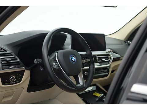 BMW X3 xDrive30e | Elek. Trekhaak | Leder | CarPlay + NAV | Camera + PDC | Stoelverw. | Cruise | Dodehoek. |