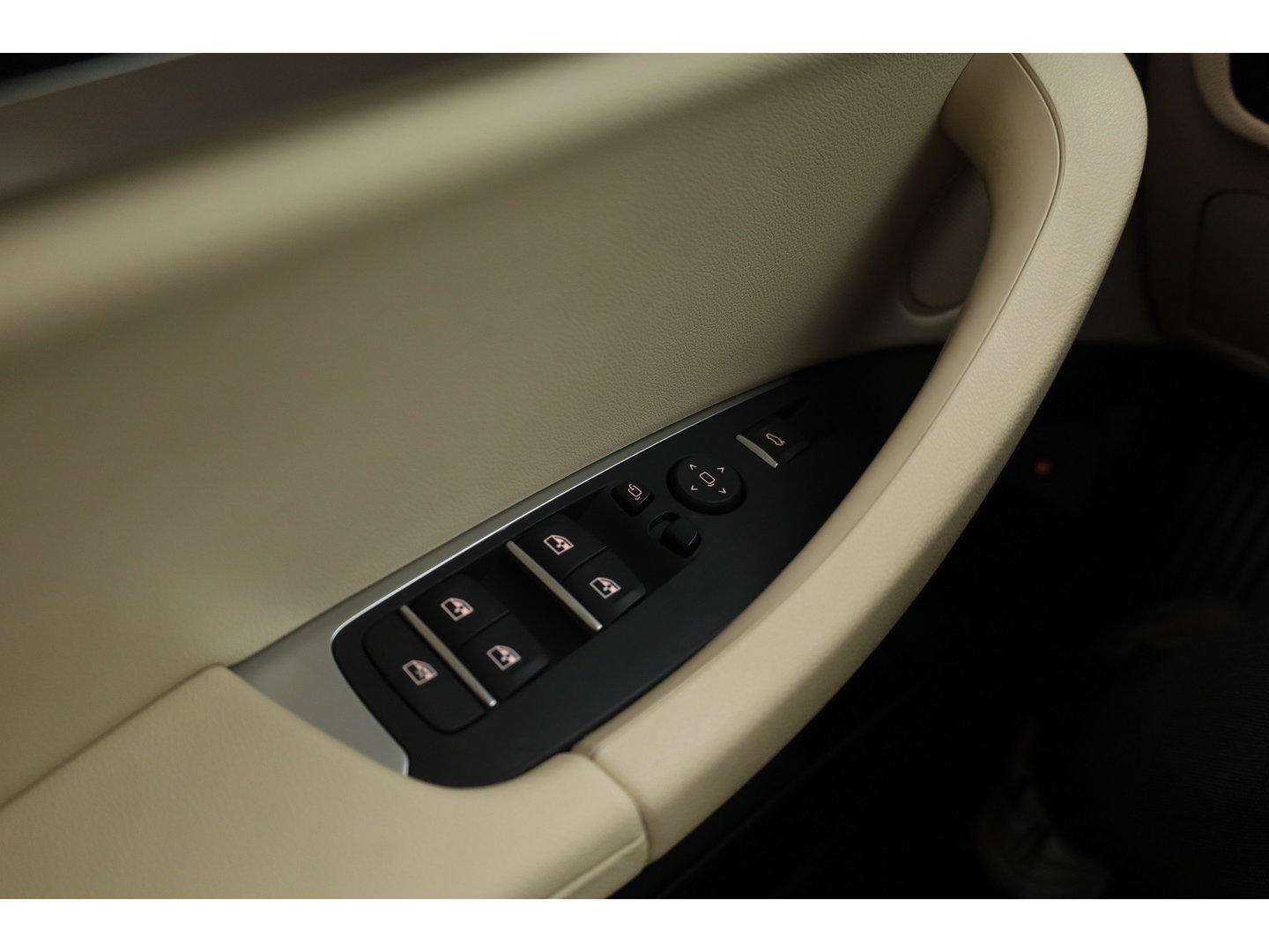 BMW X3 xDrive30e | Elek. Trekhaak | Leder | CarPlay + NAV | Camera + PDC | Stoelverw. | Cruise | Dodehoek. |