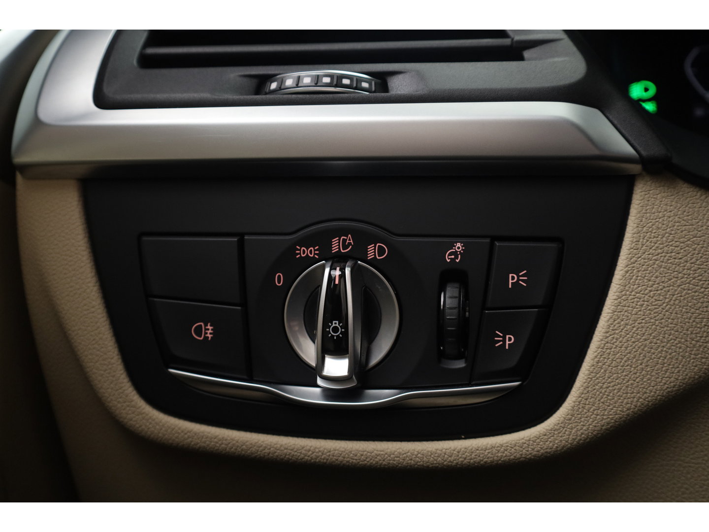 BMW X3 xDrive30e | Elek. Trekhaak | Leder | CarPlay + NAV | Camera + PDC | Stoelverw. | Cruise | Dodehoek. |