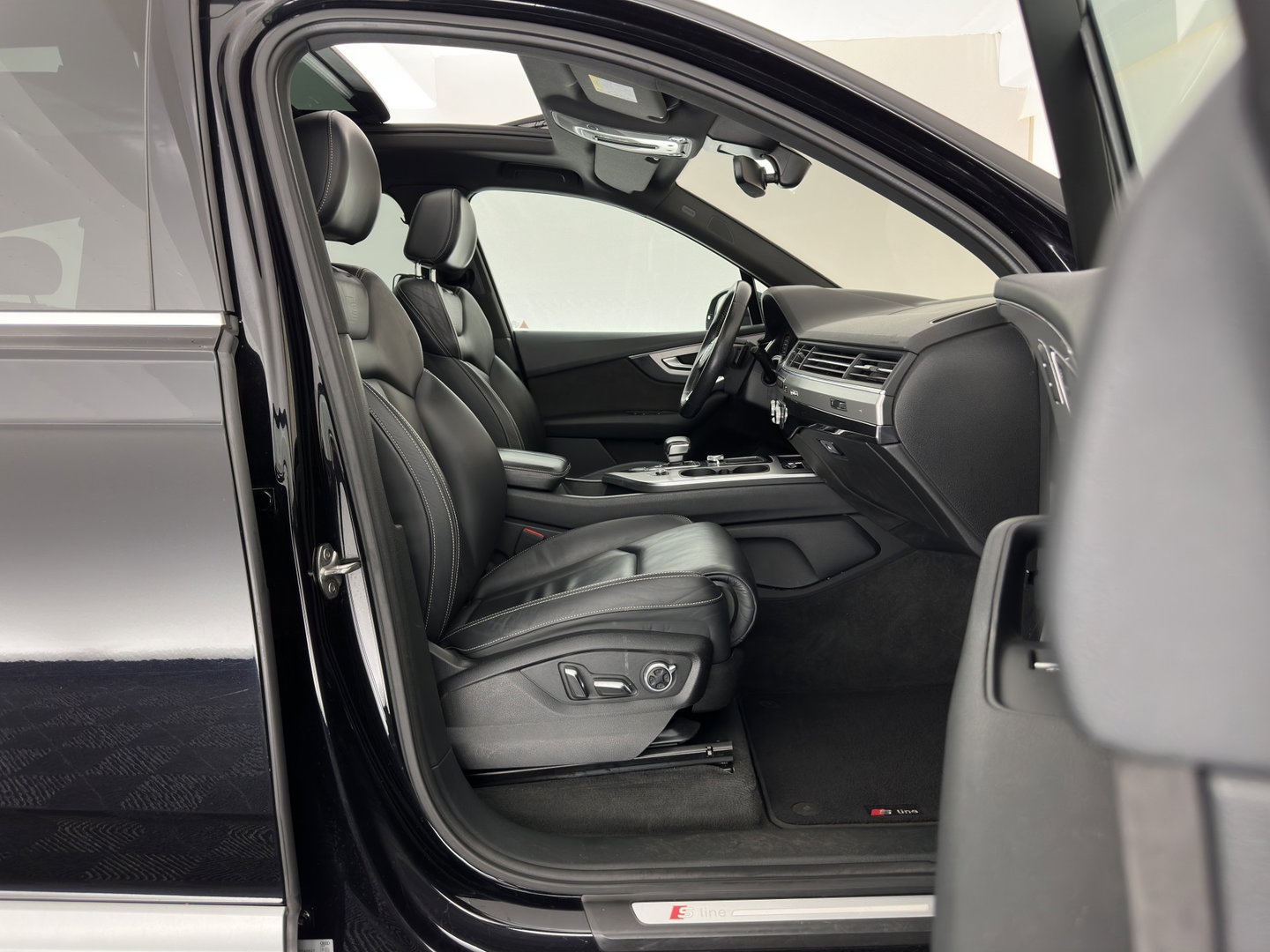 Audi Q7 3.0 TDI ultra quattro Pro Line S [7-Pers.] (INCL.BTW) *PANO | ADAPTIVE-CRUISE | LEATHER | FULL-LED | BLINDSPOT | BOSE | MEMORY-PACK | HEATED-COMFORTSEATS | DIGI-COCKPIT | PRIVACY-GLASS | SHIFTPADDLES | CAMERA | AIR-SUSPENSION | 21''AL
