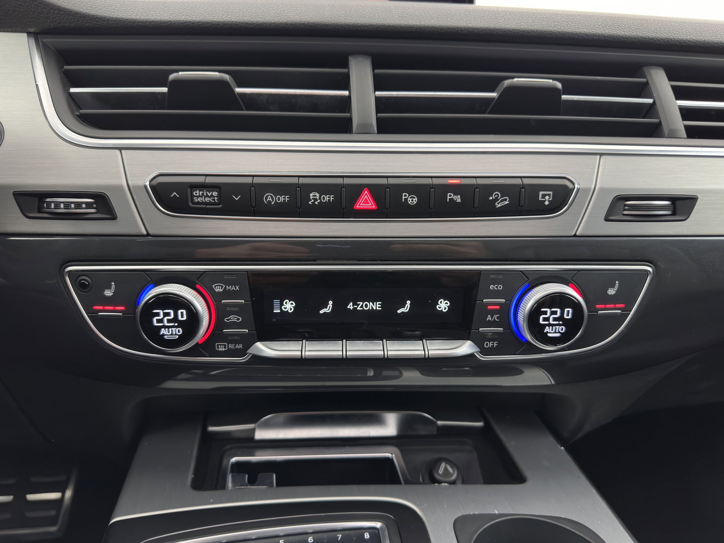 Audi Q7 3.0 TDI ultra quattro Pro Line S [7-Pers.] (INCL.BTW) *PANO | ADAPTIVE-CRUISE | LEATHER | FULL-LED | BLINDSPOT | BOSE | MEMORY-PACK | HEATED-COMFORTSEATS | DIGI-COCKPIT | PRIVACY-GLASS | SHIFTPADDLES | CAMERA | AIR-SUSPENSION | 21''AL