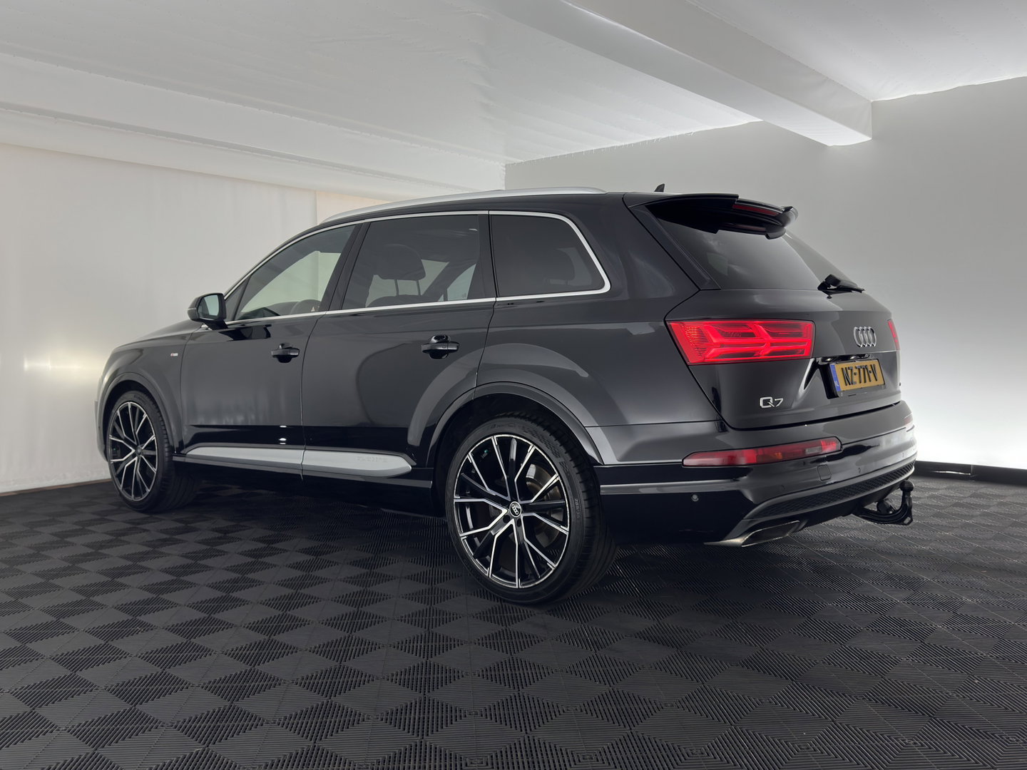 Audi Q7 3.0 TDI ultra quattro Pro Line S [7-Pers.] (INCL.BTW) *PANO | ADAPTIVE-CRUISE | LEATHER | FULL-LED | BLINDSPOT | BOSE | MEMORY-PACK | HEATED-COMFORTSEATS | DIGI-COCKPIT | PRIVACY-GLASS | SHIFTPADDLES | CAMERA | AIR-SUSPENSION | 21''AL