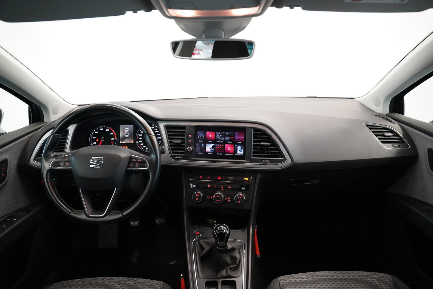 SEAT Leon ST 1.0 EcoTSI Style Business Intense Navigatie CruiseControl Trekhaak!