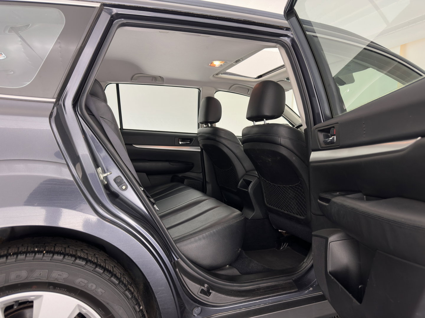 Subaru Outback 2.5i Exclusive Aut. *PANO | LEATHER | XENON | CAMERA | NAVI-FULLMAP | HEATED-COMFORTSEATS | SHIFTPADDLES | PRIVACYGLASS | ECC | PDC | CRUISE | 17''ALU | TOWBAR*