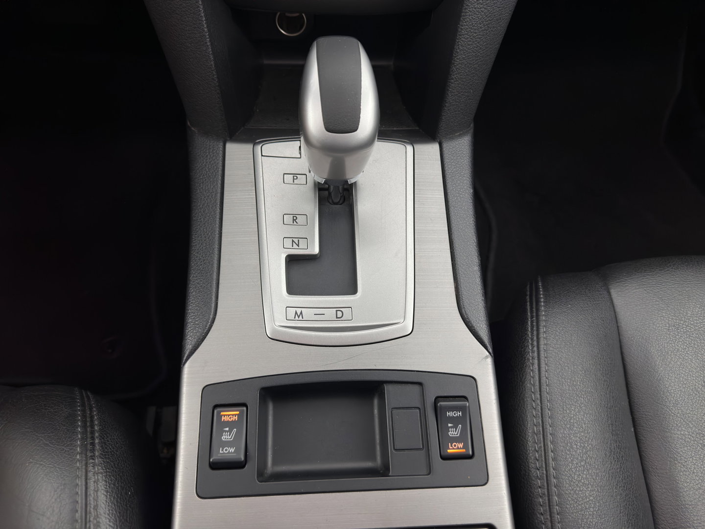 Subaru Outback 2.5i Exclusive Aut. *PANO | LEATHER | XENON | CAMERA | NAVI-FULLMAP | HEATED-COMFORTSEATS | SHIFTPADDLES | PRIVACYGLASS | ECC | PDC | CRUISE | 17''ALU | TOWBAR*