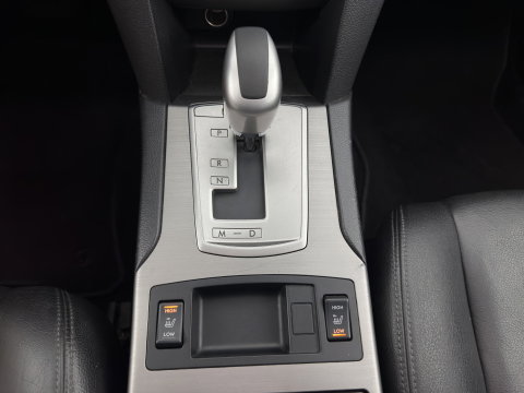 Subaru Outback 2.5i Exclusive Aut. *PANO | LEATHER | XENON | CAMERA | NAVI-FULLMAP | HEATED-COMFORTSEATS | SHIFTPADDLES | PRIVACYGLASS | ECC | PDC | CRUISE | 17''ALU | TOWBAR*