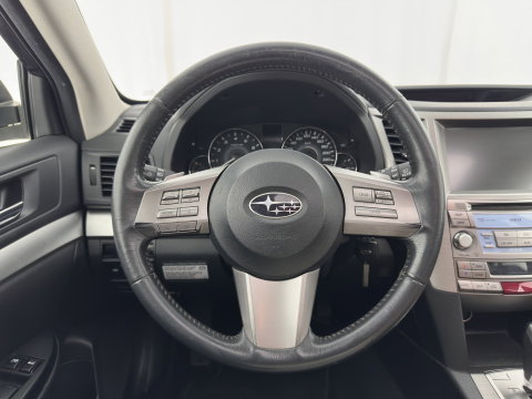 Subaru Outback 2.5i Exclusive Aut. *PANO | LEATHER | XENON | CAMERA | NAVI-FULLMAP | HEATED-COMFORTSEATS | SHIFTPADDLES | PRIVACYGLASS | ECC | PDC | CRUISE | 17''ALU | TOWBAR*