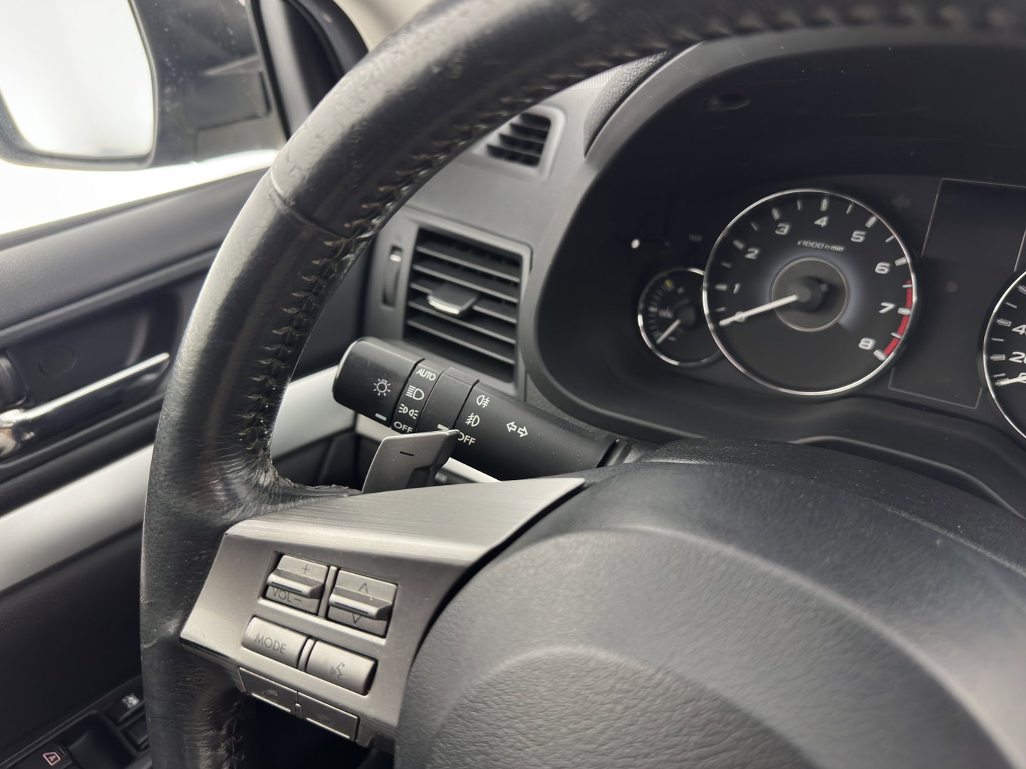Subaru Outback 2.5i Exclusive Aut. *PANO | LEATHER | XENON | CAMERA | NAVI-FULLMAP | HEATED-COMFORTSEATS | SHIFTPADDLES | PRIVACYGLASS | ECC | PDC | CRUISE | 17''ALU | TOWBAR*
