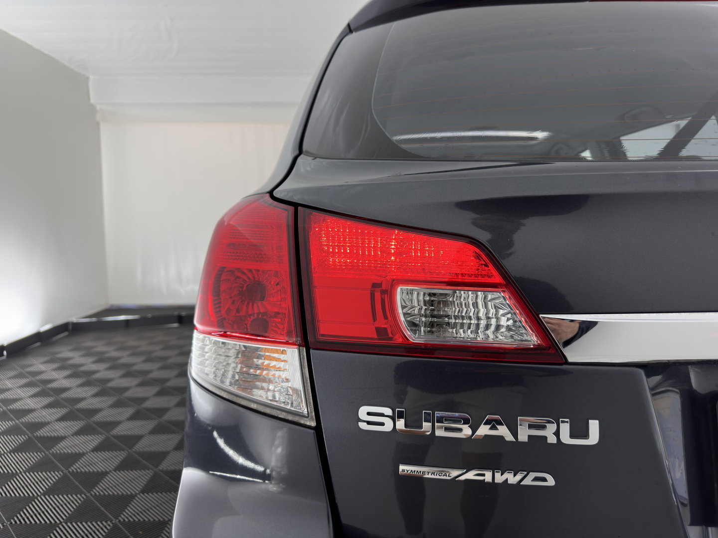 Subaru Outback 2.5i Exclusive Aut. *PANO | LEATHER | XENON | CAMERA | NAVI-FULLMAP | HEATED-COMFORTSEATS | SHIFTPADDLES | PRIVACYGLASS | ECC | PDC | CRUISE | 17''ALU | TOWBAR*