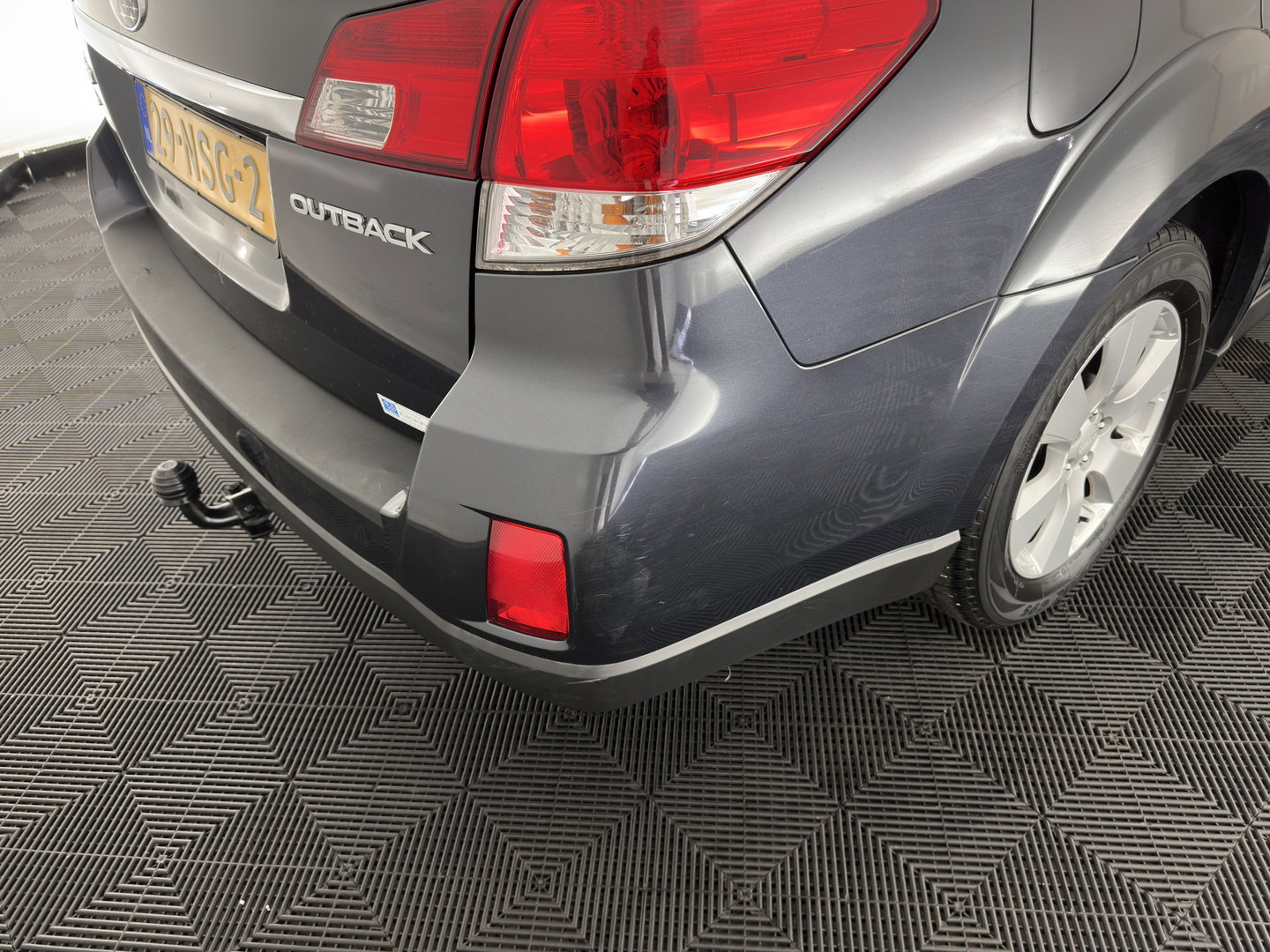Subaru Outback 2.5i Exclusive Aut. *PANO | LEATHER | XENON | CAMERA | NAVI-FULLMAP | HEATED-COMFORTSEATS | SHIFTPADDLES | PRIVACYGLASS | ECC | PDC | CRUISE | 17''ALU | TOWBAR*