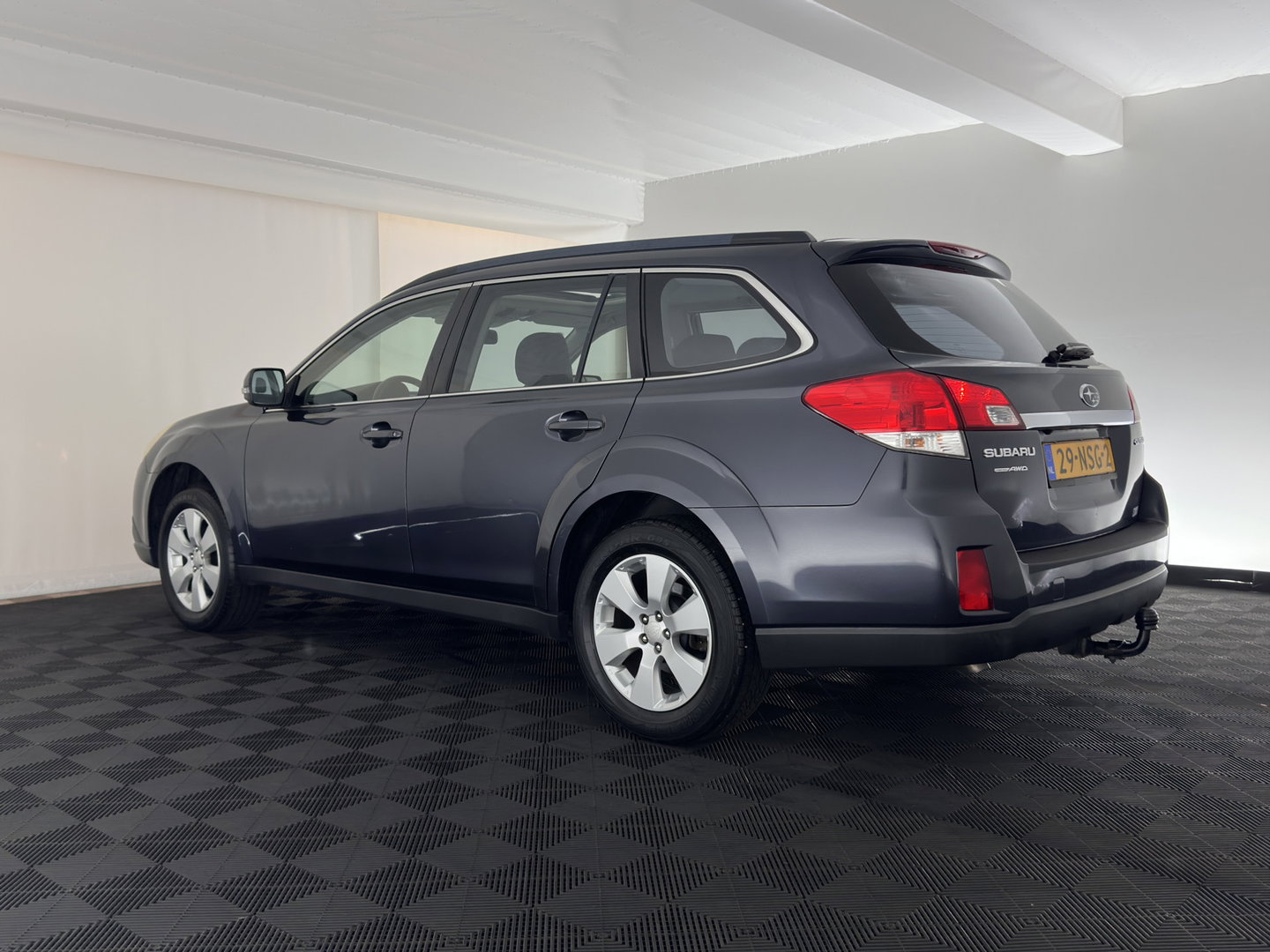Subaru Outback 2.5i Exclusive Aut. *PANO | LEATHER | XENON | CAMERA | NAVI-FULLMAP | HEATED-COMFORTSEATS | SHIFTPADDLES | PRIVACYGLASS | ECC | PDC | CRUISE | 17''ALU | TOWBAR*