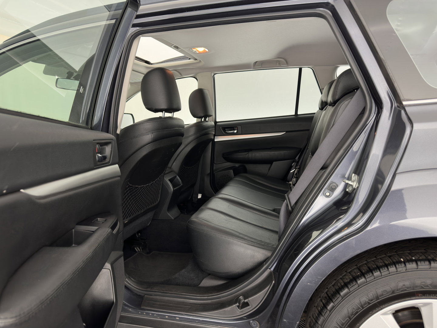 Subaru Outback 2.5i Exclusive Aut. *PANO | LEATHER | XENON | CAMERA | NAVI-FULLMAP | HEATED-COMFORTSEATS | SHIFTPADDLES | PRIVACYGLASS | ECC | PDC | CRUISE | 17''ALU | TOWBAR*