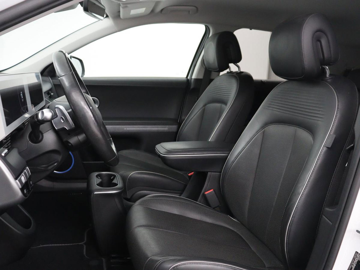 Hyundai IONIQ 5 Connect+ AWD 73kWh | Trekhaak | Leder | Head-up | Stuur/stoel verwarming | Adaptive cruise | Camera | Park assist | Carplay | Bose sound |