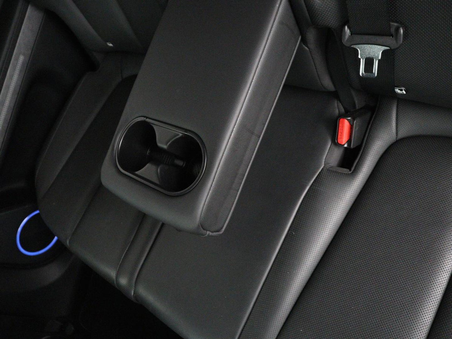 Hyundai IONIQ 5 Connect+ AWD 73kWh | Trekhaak | Leder | Head-up | Stuur/stoel verwarming | Adaptive cruise | Camera | Park assist | Carplay | Bose sound |
