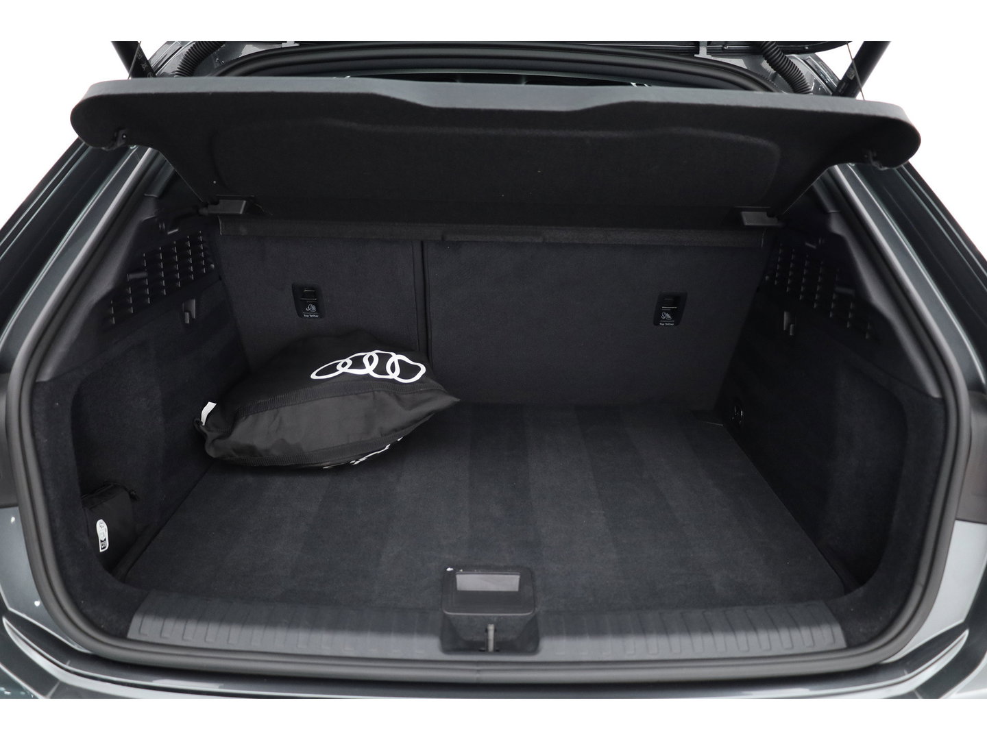 Audi A3 Sportback 40 TFSI e S edition | Matrix LED | Apple CarPlay | Adapt. Cruise | Keyless | Camera | 18'' | Navi |