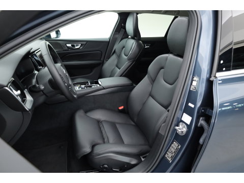 Volvo V60 2.0 T6 Plug-in hybrid AWD Plus Dark | Pano | HUD | Memory Seats | 360cam | 19'' | Leder | Bliss | Pilot Assist | H&K Audio