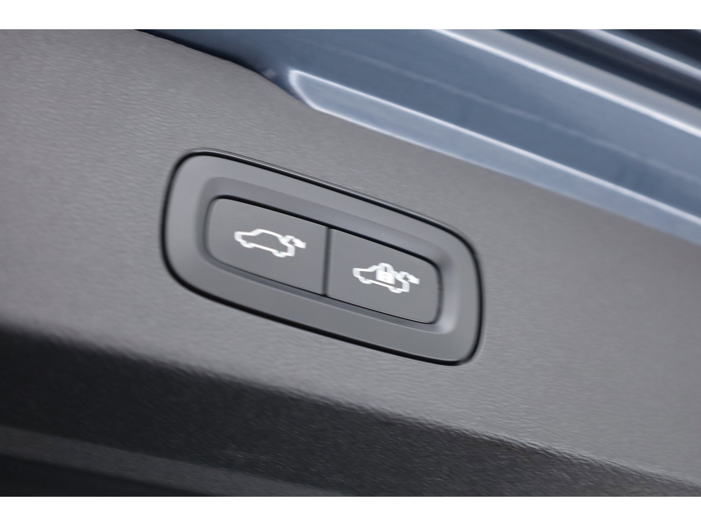 Volvo V60 2.0 T6 Plug-in hybrid AWD Plus Dark | Pano | HUD | Memory Seats | 360cam | 19'' | Leder | Bliss | Pilot Assist | H&K Audio