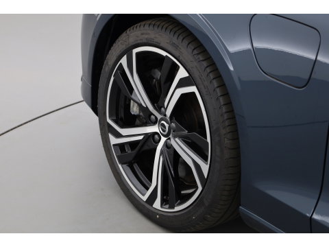 Volvo V60 2.0 T6 Plug-in hybrid AWD Plus Dark | Pano | HUD | Memory Seats | 360cam | 19'' | Leder | Bliss | Pilot Assist | H&K Audio