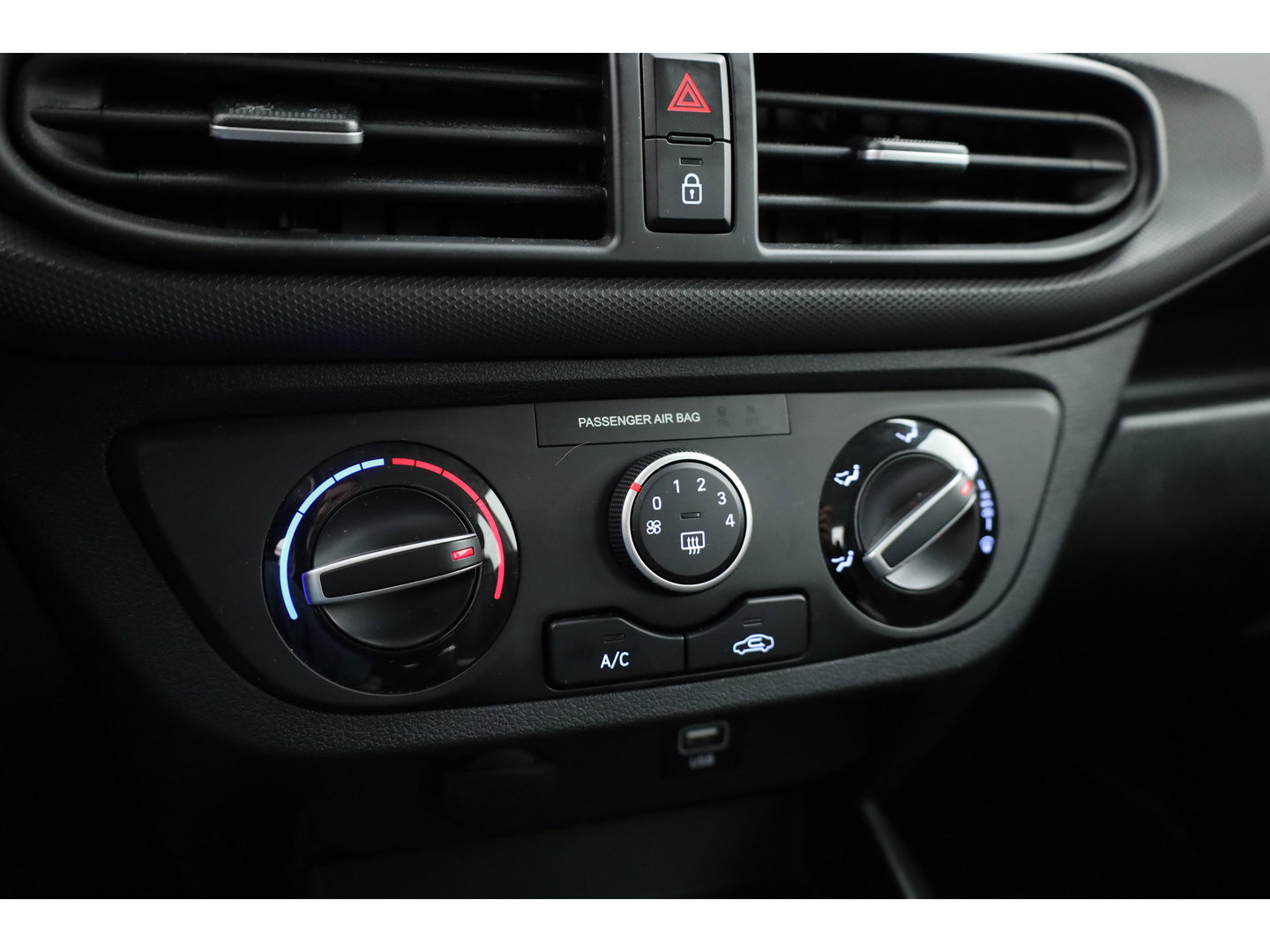 Hyundai i10 1.0 Comfort 5-zits | Rijklaar!! | Cruise Control | Lane Assist | DAB | Apple CarPlay & Android Auto