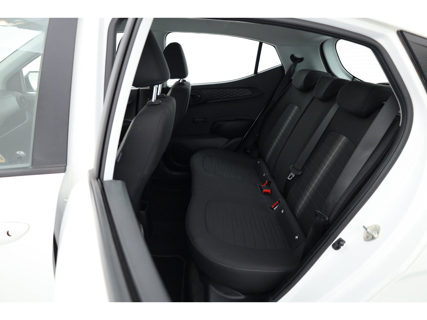 Hyundai i10 1.0 Comfort 5-zits | Rijklaar!! | Cruise Control | Lane Assist | DAB | Apple CarPlay & Android Auto