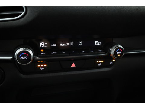 Mazda CX-30 2.0 e-SkyActiv-G M Hybrid Nagisa | Rijklaar! | HUD | Adapt. Cruise | Memory | Camera | All Seasons | Apple CarPlay | Keyless