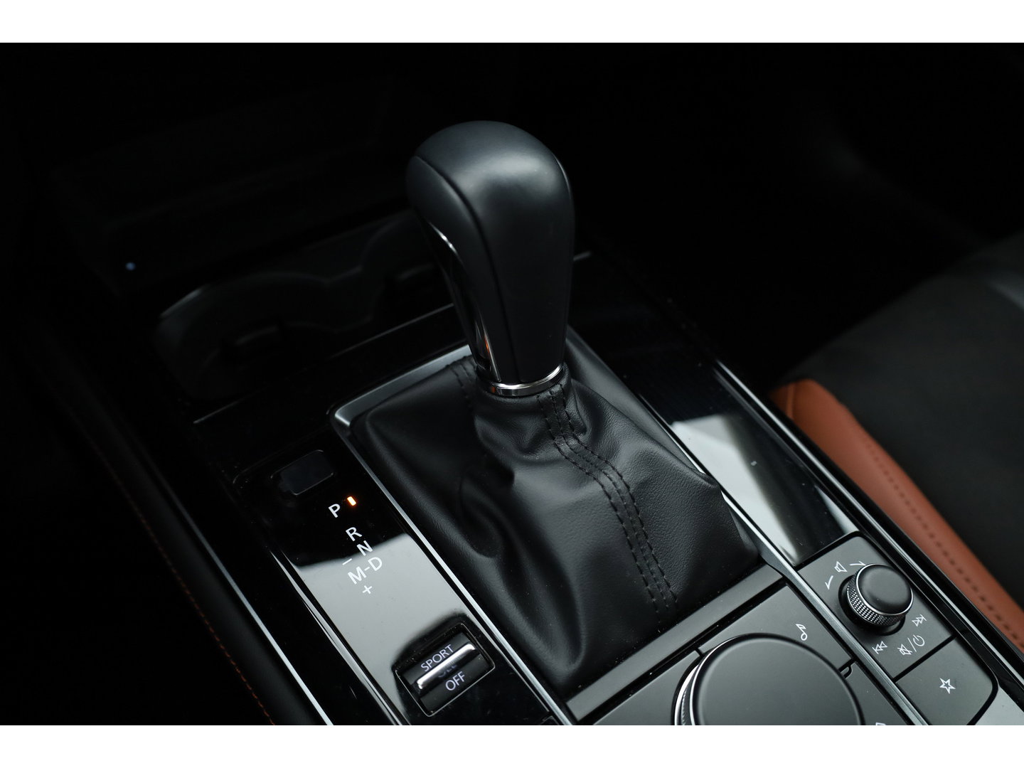 Mazda CX-30 2.0 e-SkyActiv-G M Hybrid Nagisa | Rijklaar! | HUD | Adapt. Cruise | Memory | Camera | All Seasons | Apple CarPlay | Keyless